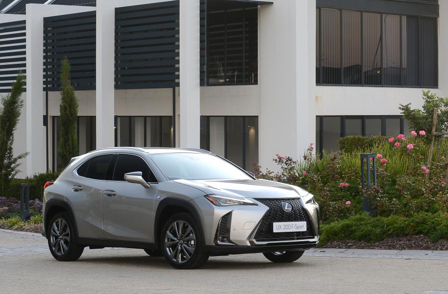  Lexus UX200 F-Sport 2019 года  (ZA) (фото 1 из 39)